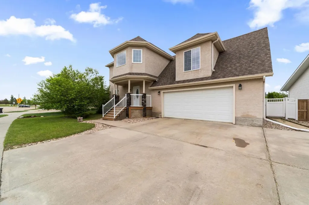 5809 28 Avenue Camrose AB T4V 1P8