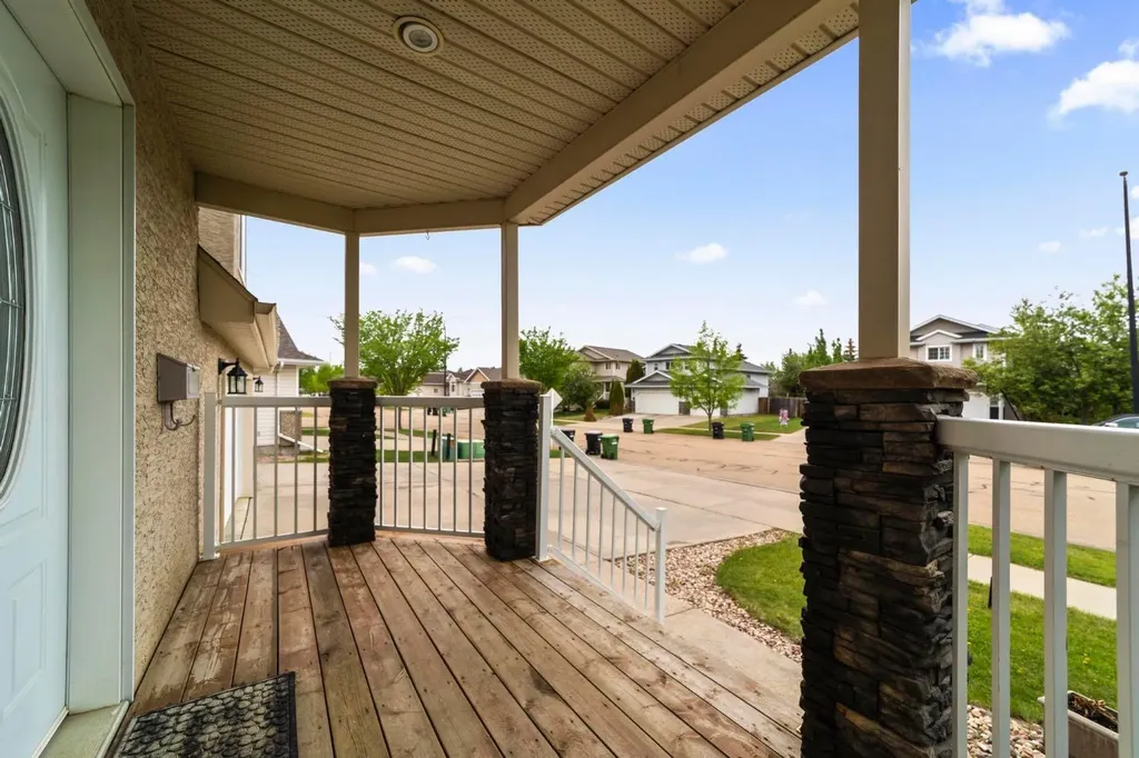 5809 28 Avenue Camrose AB T4V 1P8