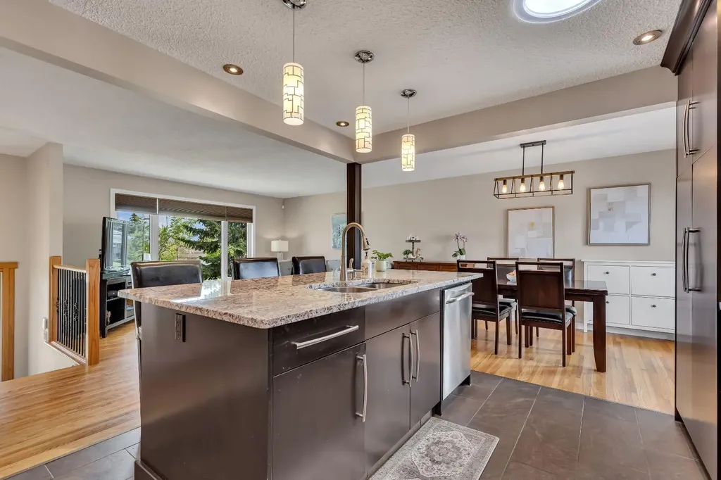 335 Huntbourne Hill NE Calgary AB T2K 3Y2