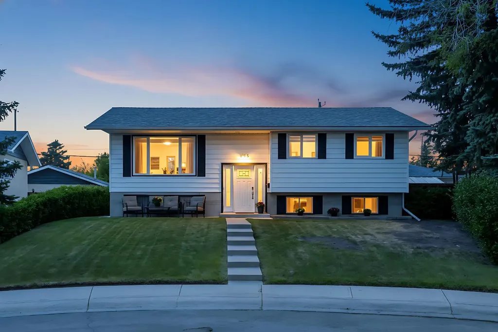 335 Huntbourne Hill NE Calgary AB T2K 3Y2