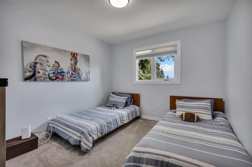 335 Huntbourne Hill NE Calgary AB T2K 3Y2