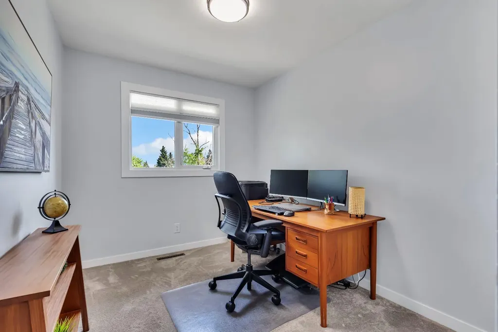 335 Huntbourne Hill NE Calgary AB T2K 3Y2