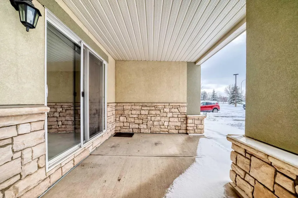 2518 Fish Creek Boulevard SW Calgary AB T2Y4T6