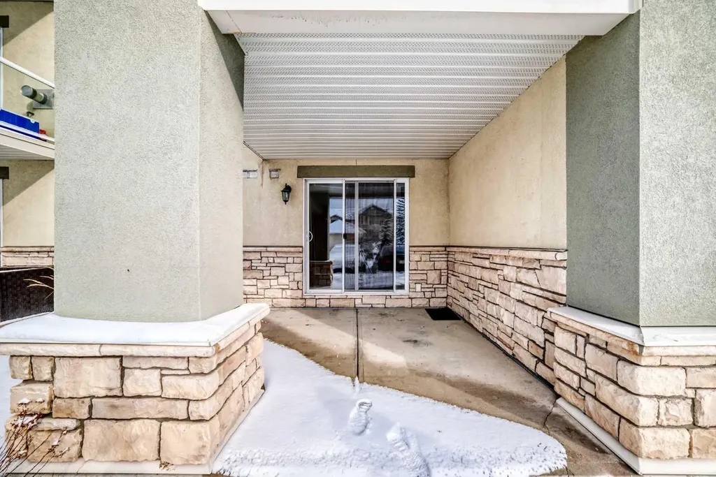 2518 Fish Creek Boulevard SW Calgary AB T2Y4T6