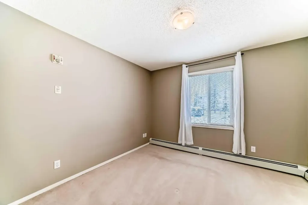2518 Fish Creek Boulevard SW Calgary AB T2Y4T6