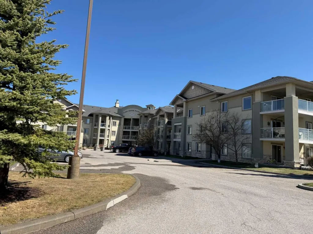 2518 Fish Creek Boulevard SW Calgary AB T2Y4T6