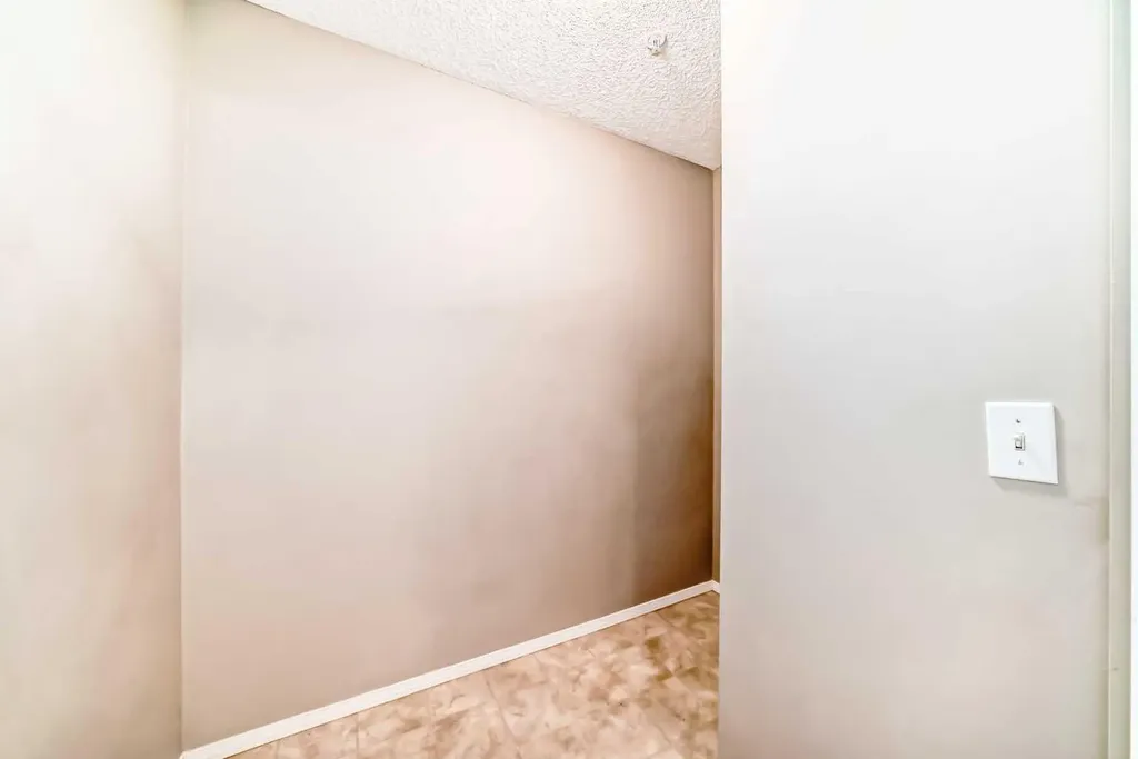 2518 Fish Creek Boulevard SW Calgary AB T2Y4T6