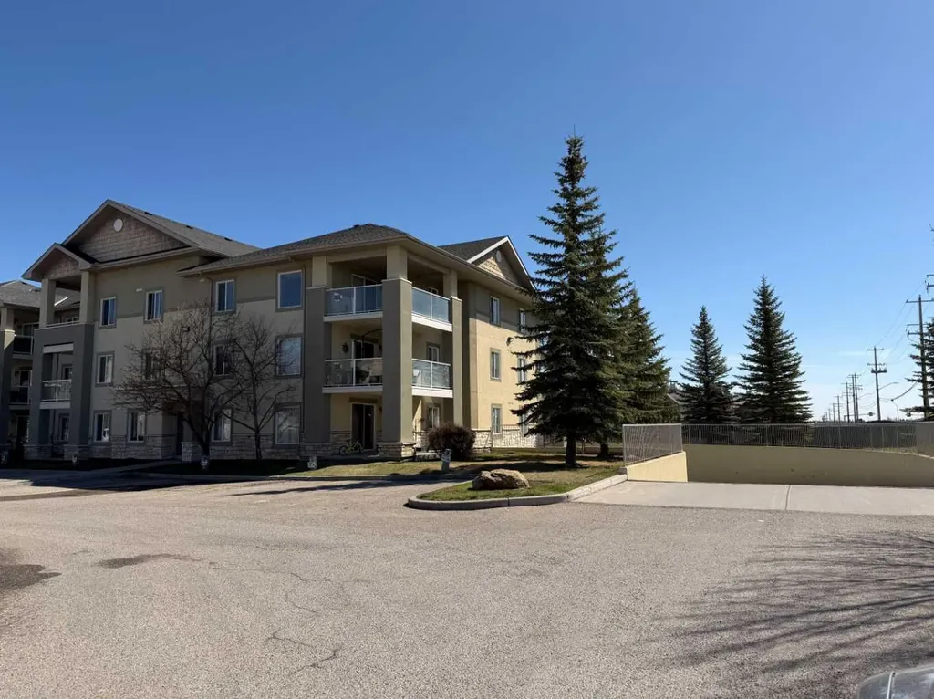 2518 Fish Creek Boulevard SW Calgary AB T2Y4T6