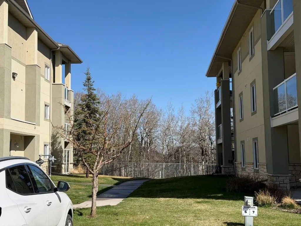 2518 Fish Creek Boulevard SW Calgary AB T2Y4T6