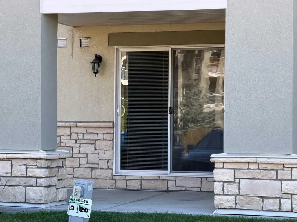 2518 Fish Creek Boulevard SW Calgary AB T2Y4T6