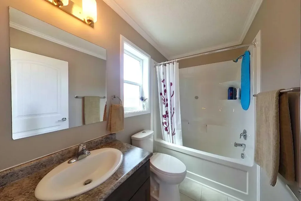 4322 18 Avenue Edson AB T7E 0C1
