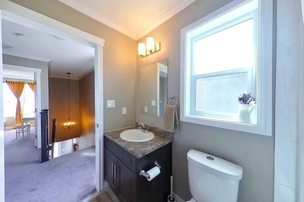 4322 18 Avenue Edson AB T7E 0C1