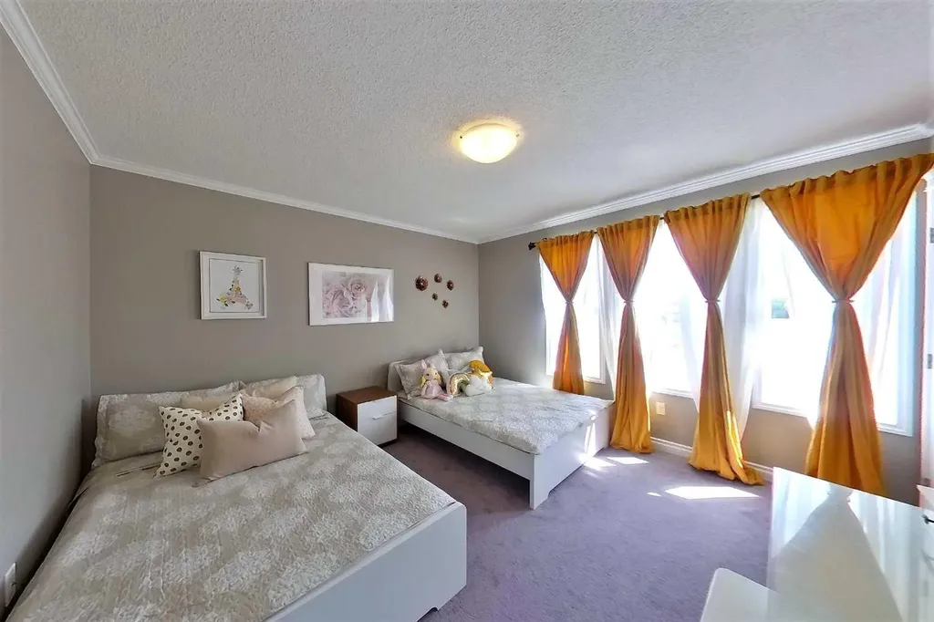 4322 18 Avenue Edson AB T7E 0C1