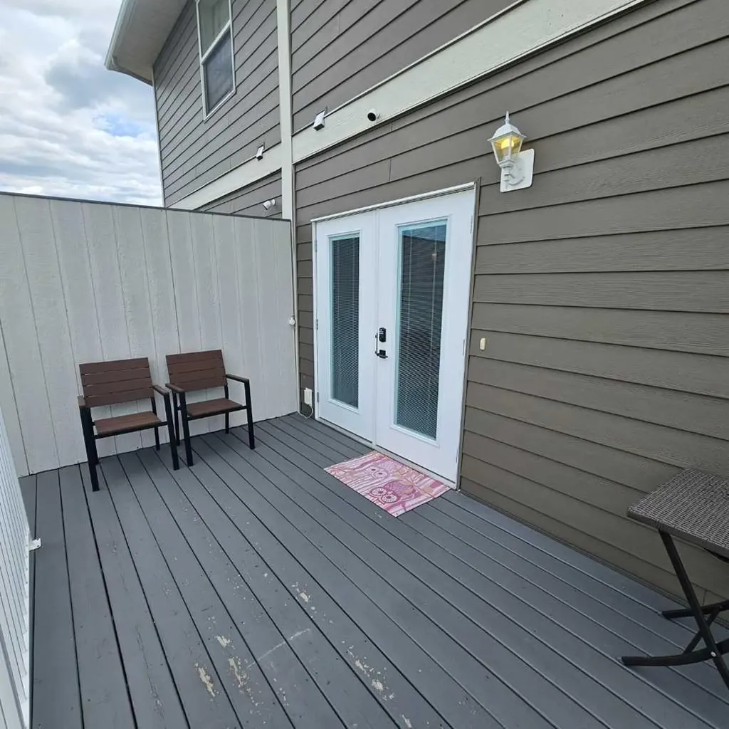 4322 18 Avenue Edson AB T7E 0C1