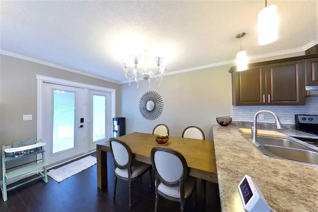 4322 18 Avenue Edson AB T7E 0C1