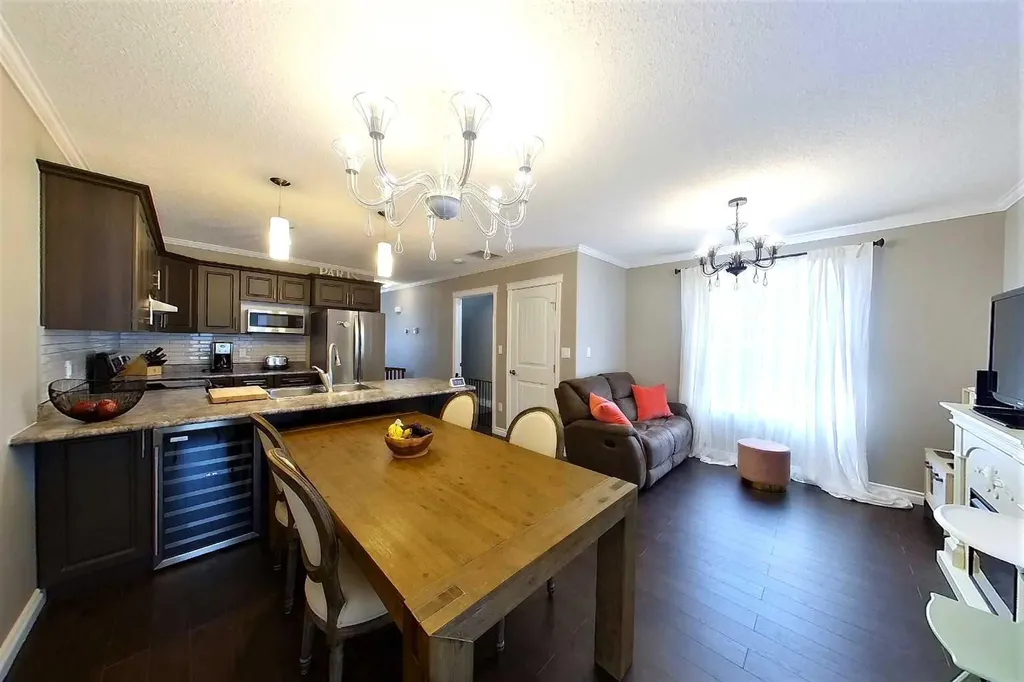 4322 18 Avenue Edson AB T7E 0C1