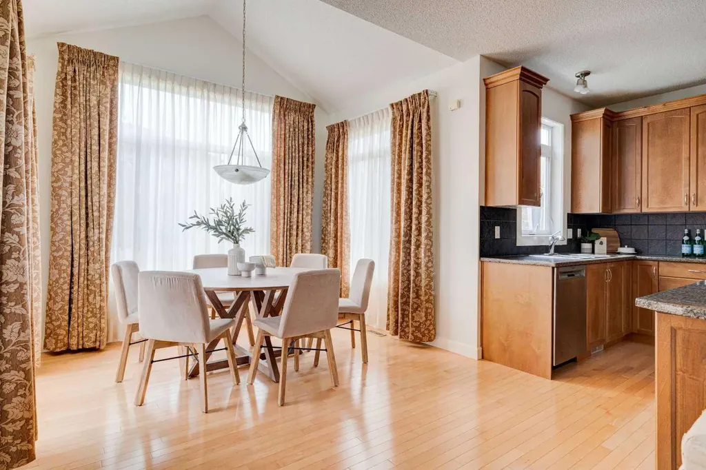 108 Tuscany Estates Close NW Calgary AB T3L 2Z7