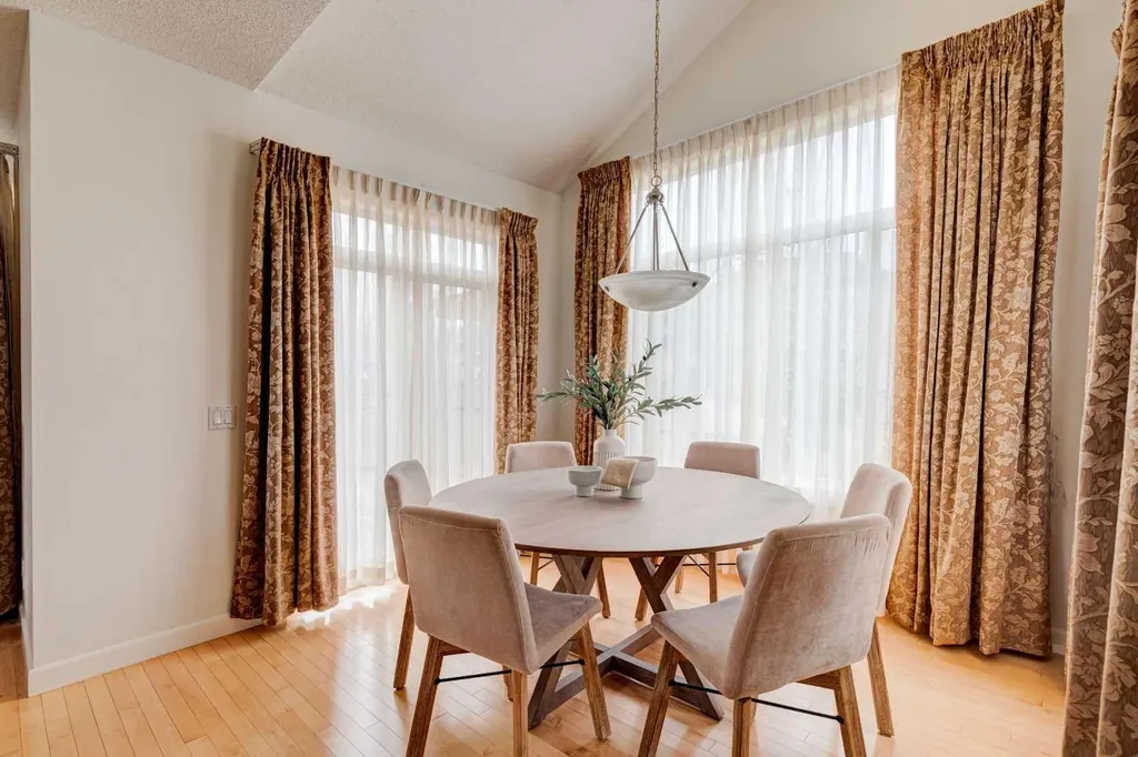 108 Tuscany Estates Close NW Calgary AB T3L 2Z7