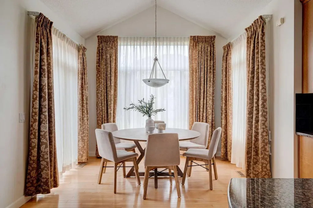 108 Tuscany Estates Close NW Calgary AB T3L 2Z7