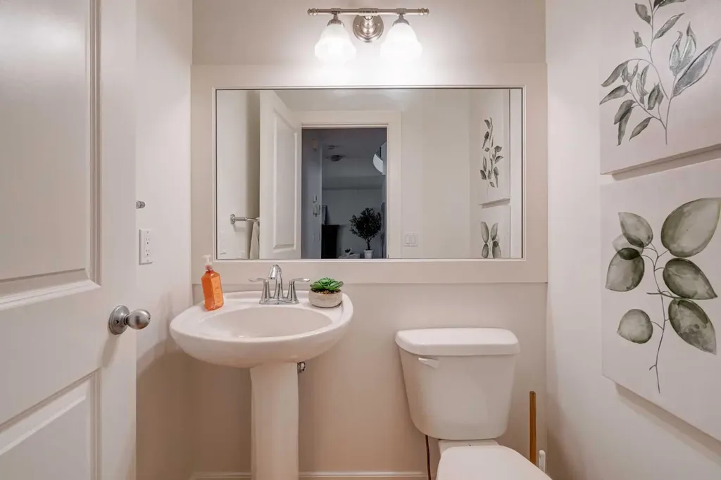 108 Tuscany Estates Close NW Calgary AB T3L 2Z7