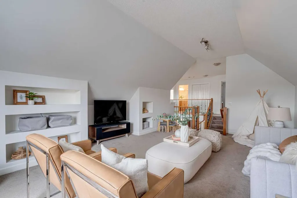 108 Tuscany Estates Close NW Calgary AB T3L 2Z7