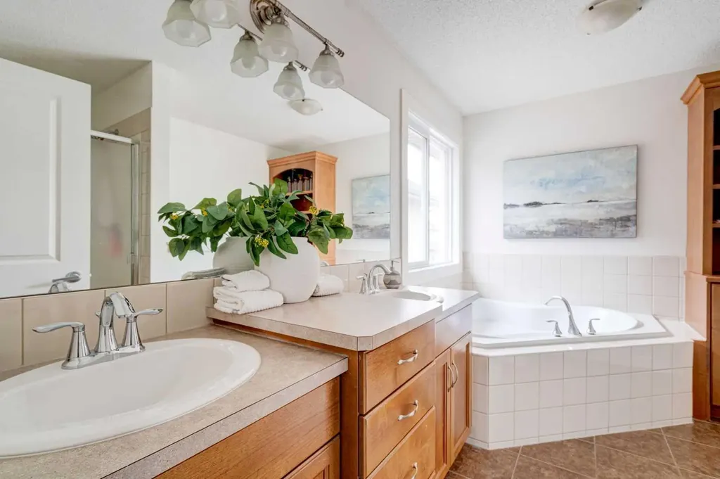 108 Tuscany Estates Close NW Calgary AB T3L 2Z7