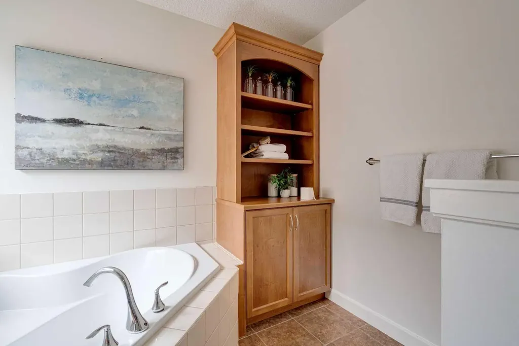 108 Tuscany Estates Close NW Calgary AB T3L 2Z7