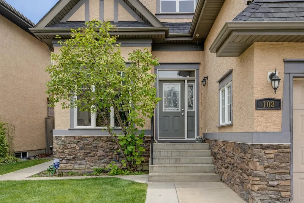 108 Tuscany Estates Close NW Calgary AB T3L 2Z7