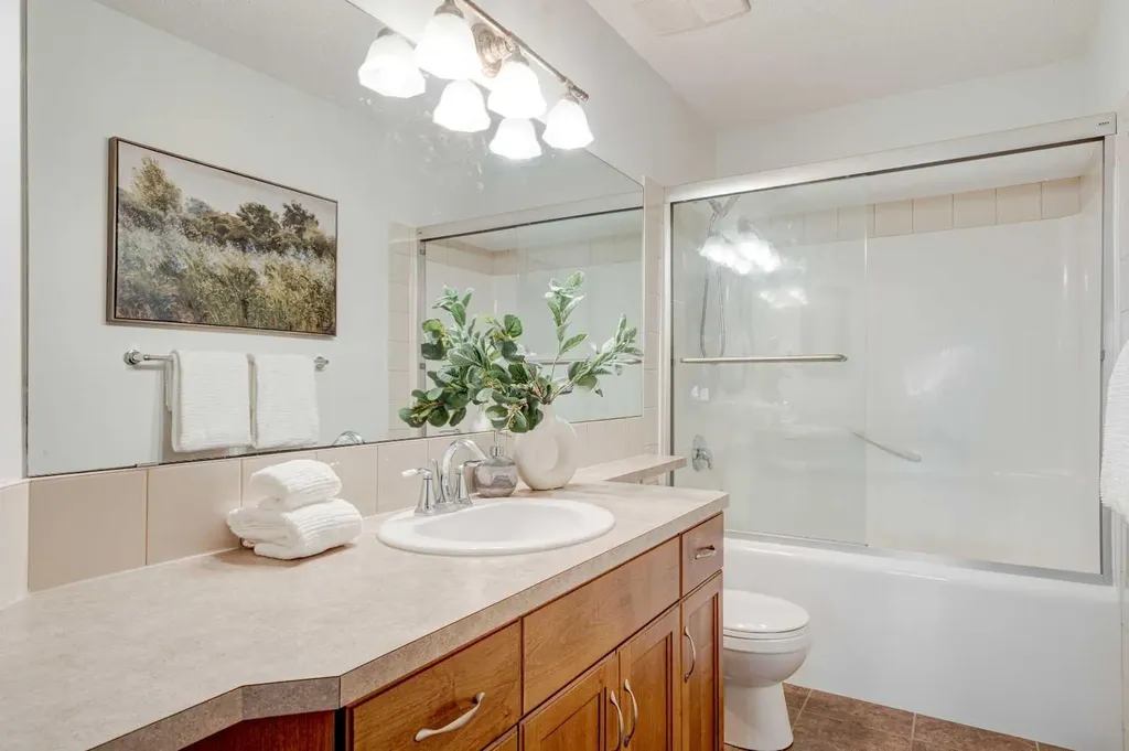 108 Tuscany Estates Close NW Calgary AB T3L 2Z7