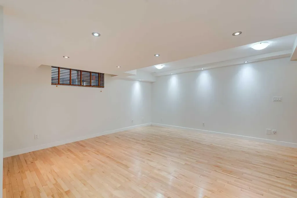 108 Tuscany Estates Close NW Calgary AB T3L 2Z7