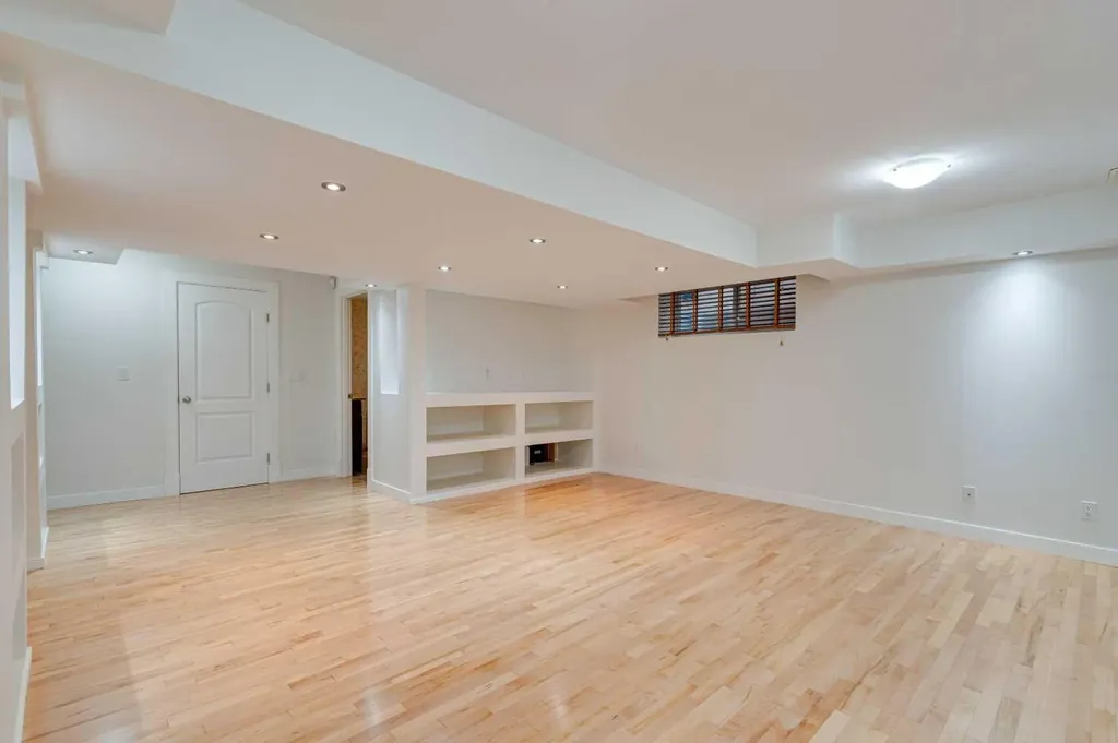 108 Tuscany Estates Close NW Calgary AB T3L 2Z7