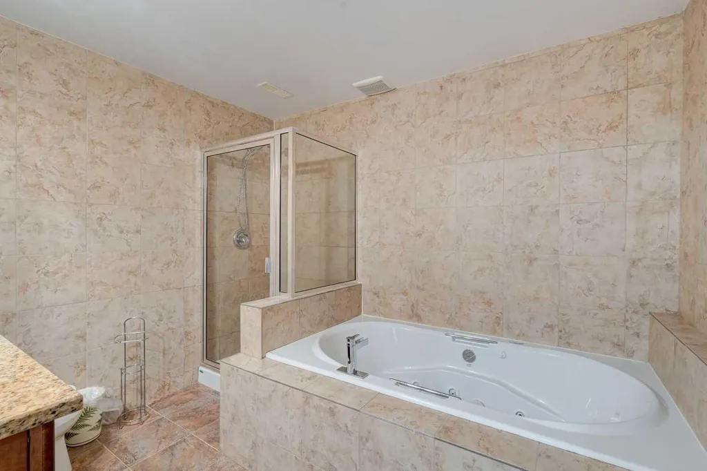 108 Tuscany Estates Close NW Calgary AB T3L 2Z7