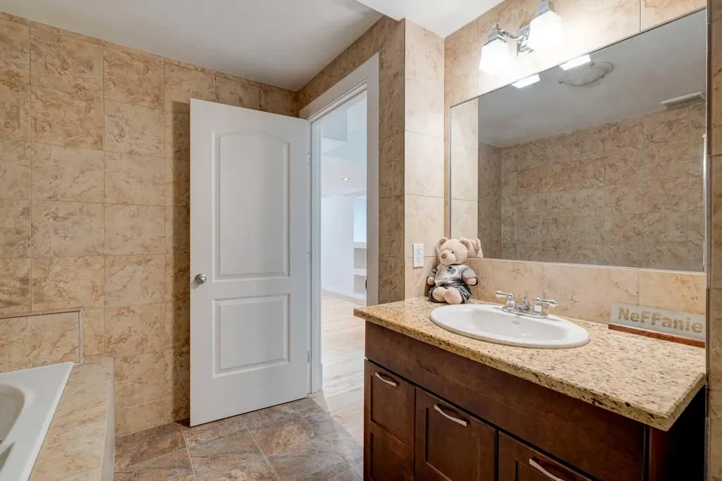 108 Tuscany Estates Close NW Calgary AB T3L 2Z7