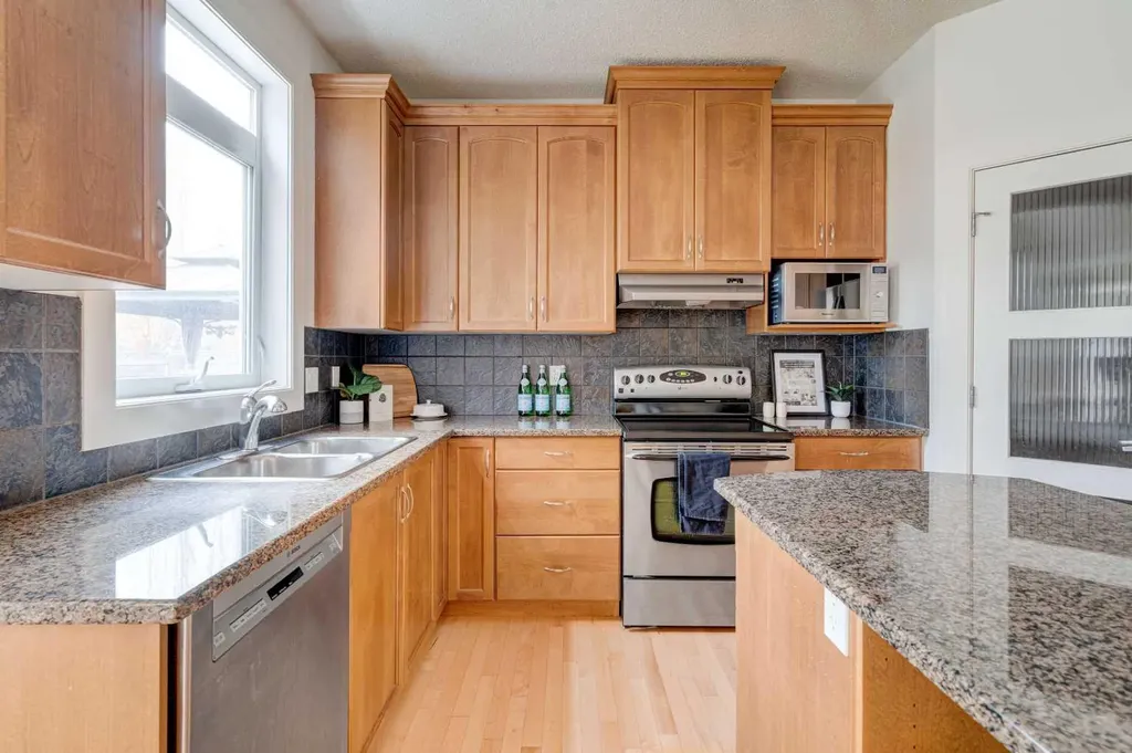 108 Tuscany Estates Close NW Calgary AB T3L 2Z7