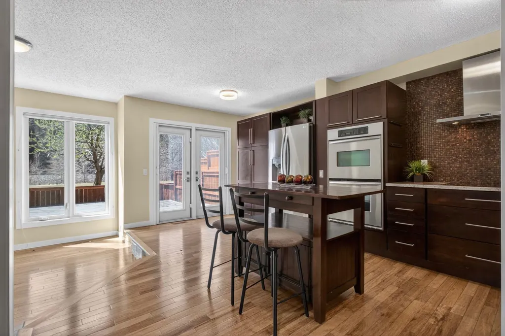 360 Point Mckay Gardens NW Calgary AB T3B4V8