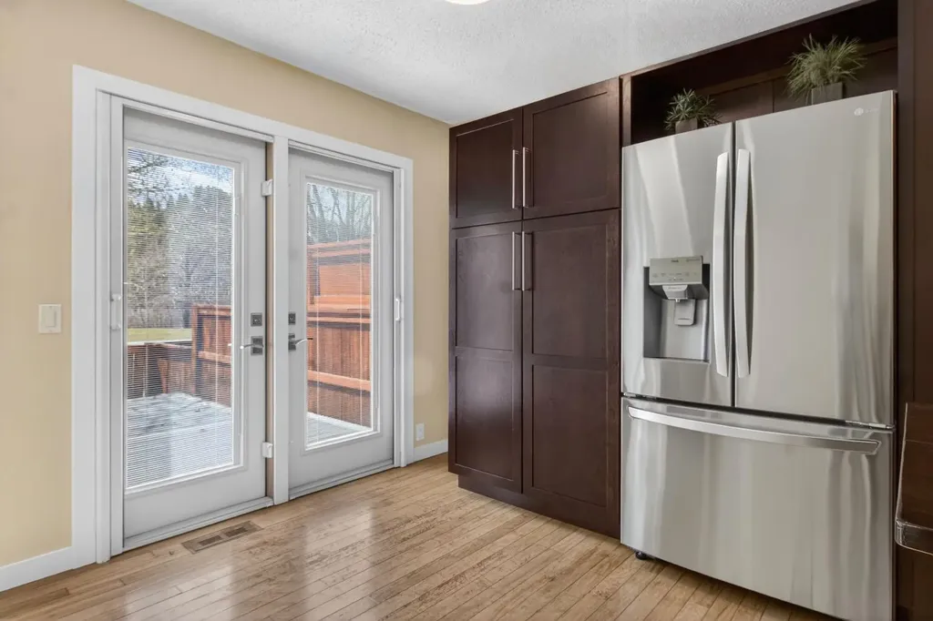 360 Point Mckay Gardens NW Calgary AB T3B4V8