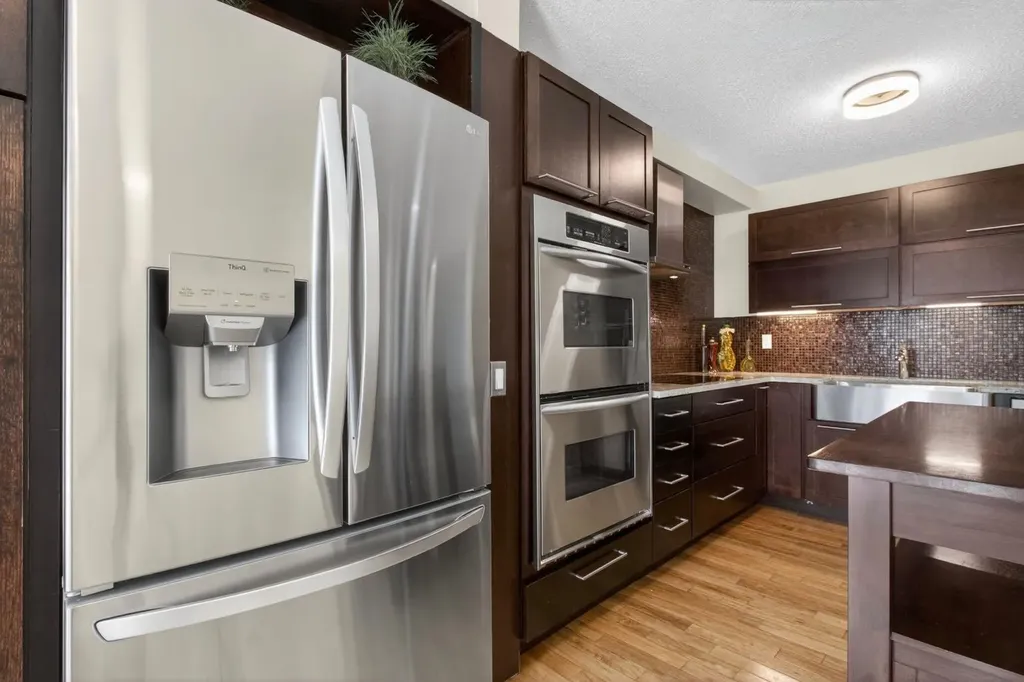 360 Point Mckay Gardens NW Calgary AB T3B4V8