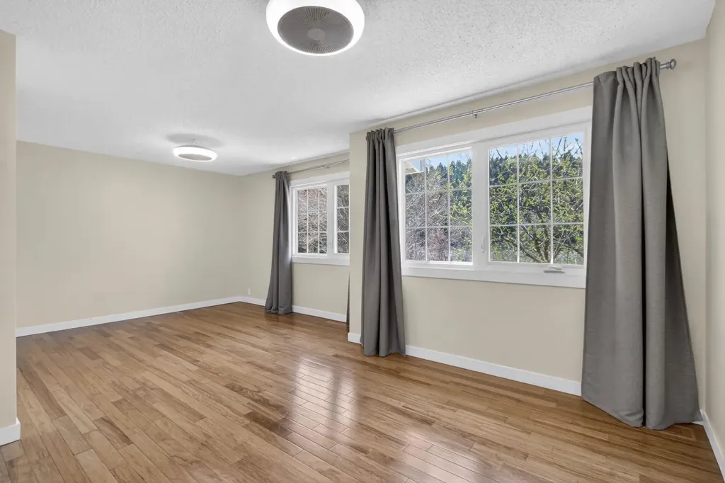 360 Point Mckay Gardens NW Calgary AB T3B4V8