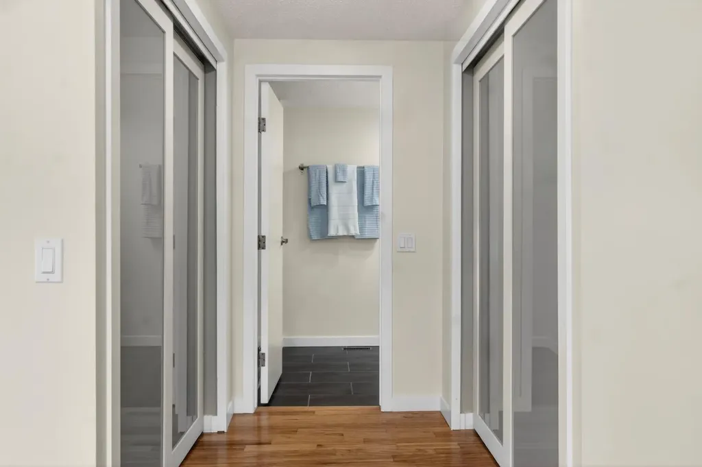 360 Point Mckay Gardens NW Calgary AB T3B4V8
