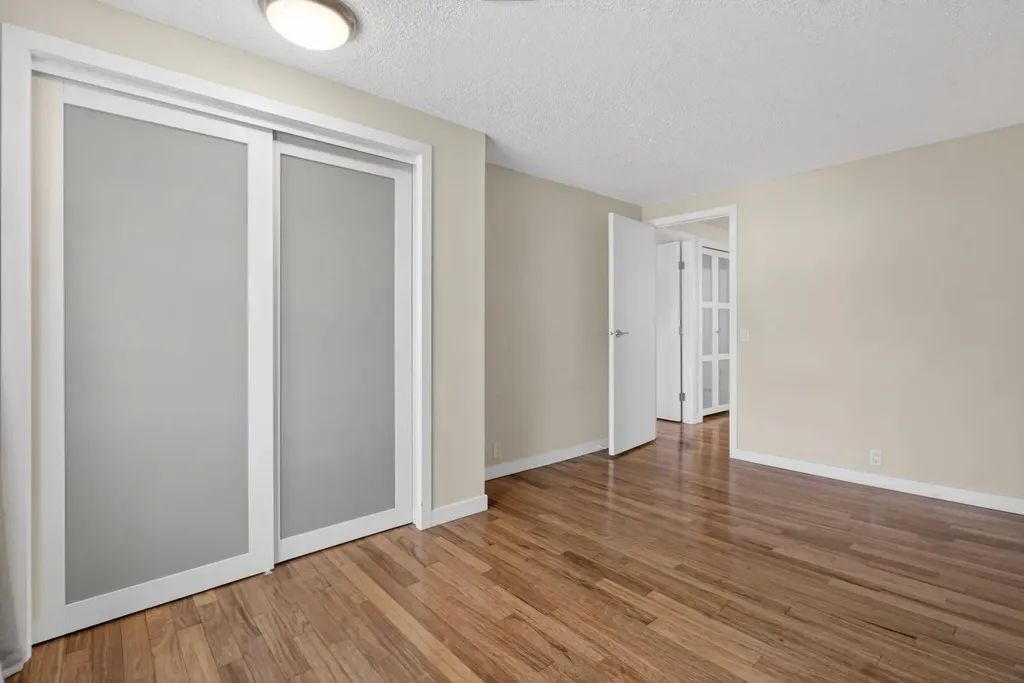 360 Point Mckay Gardens NW Calgary AB T3B4V8