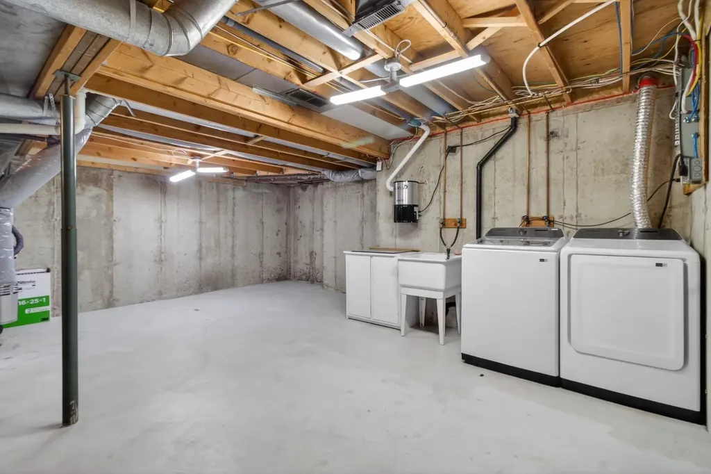 360 Point Mckay Gardens NW Calgary AB T3B4V8