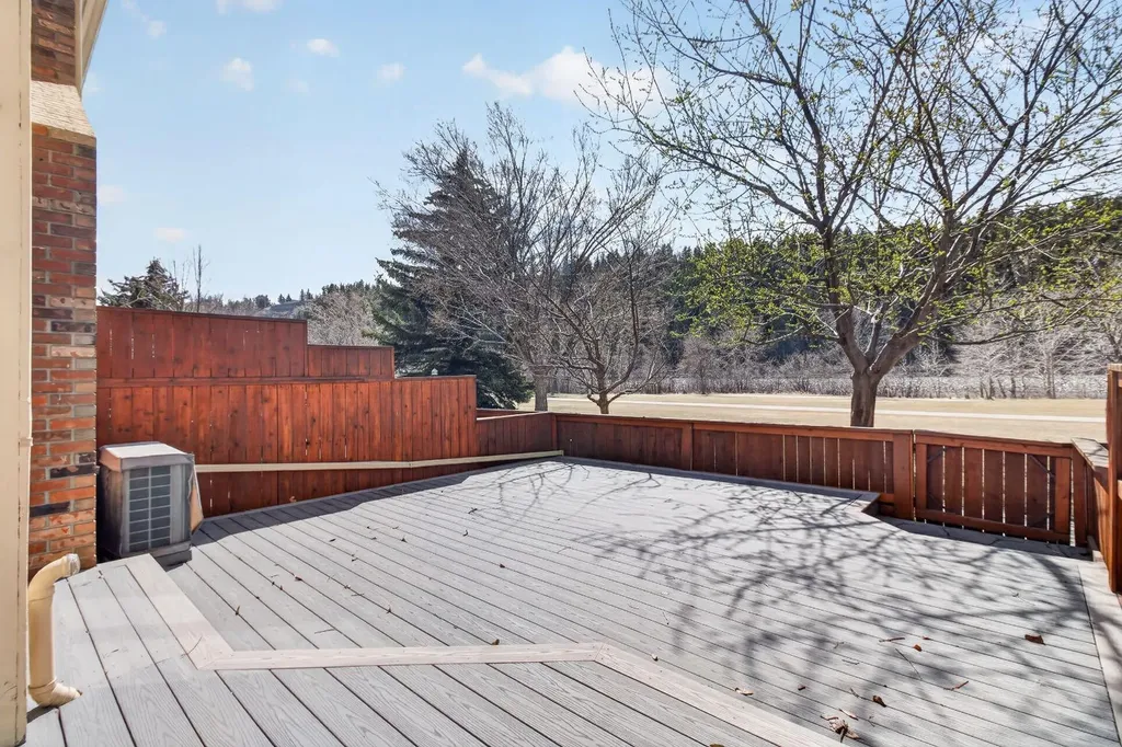 360 Point Mckay Gardens NW Calgary AB T3B4V8