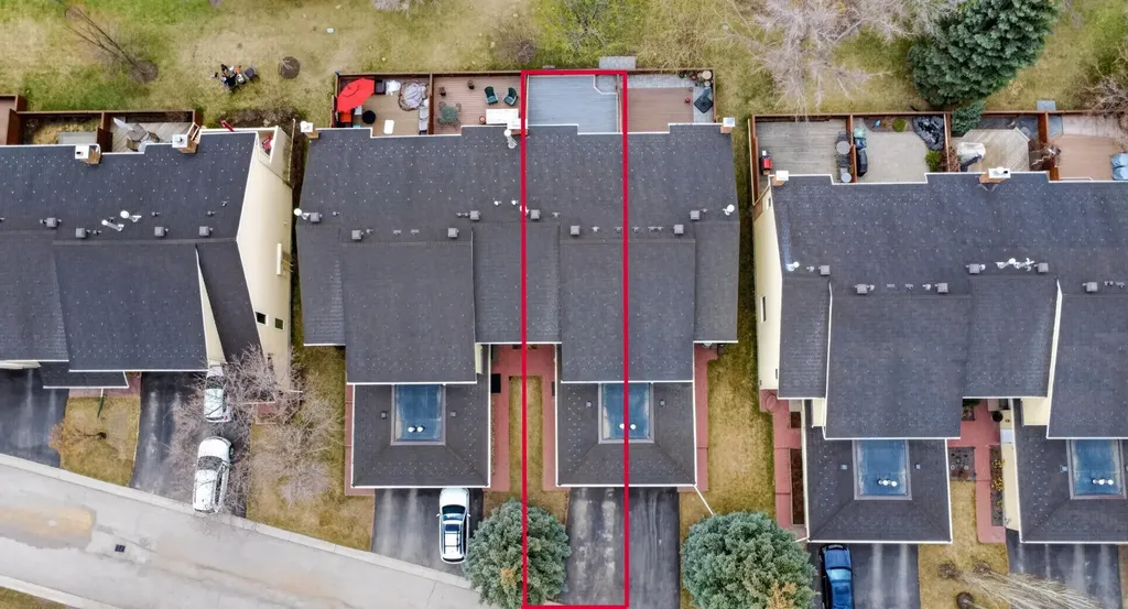 360 Point Mckay Gardens NW Calgary AB T3B4V8