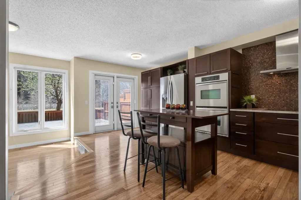 360 Point Mckay Gardens NW Calgary AB T3B4V8