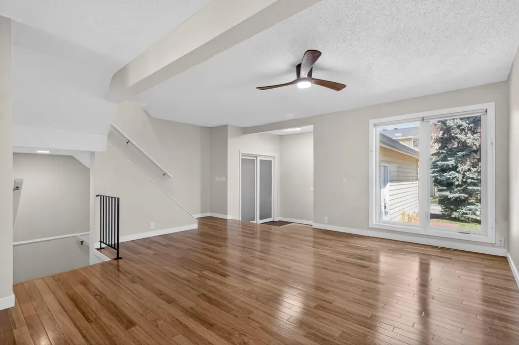 360 Point Mckay Gardens NW Calgary AB T3B4V8