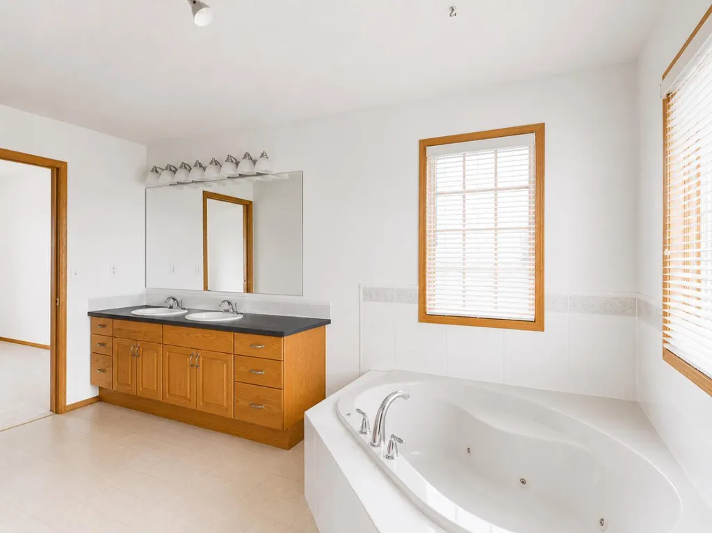 3216 Township Road 303 Road Rural Mountain View County AB T0M 0N0