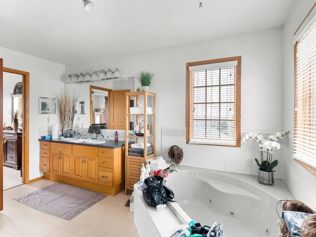 3216 Township Road 303 Road Rural Mountain View County AB T0M 0N0