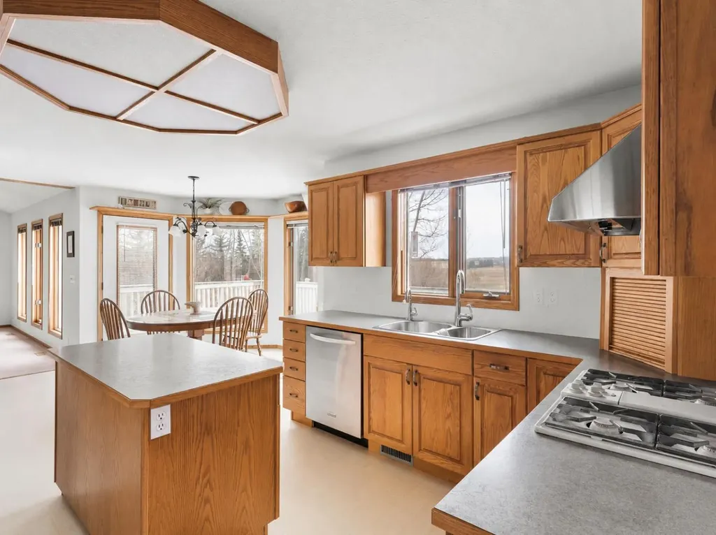 3216 Township Road 303 Road Rural Mountain View County AB T0M 0N0