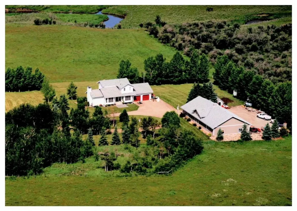 3216 Township Road 303 Road Rural Mountain View County AB T0M 0N0