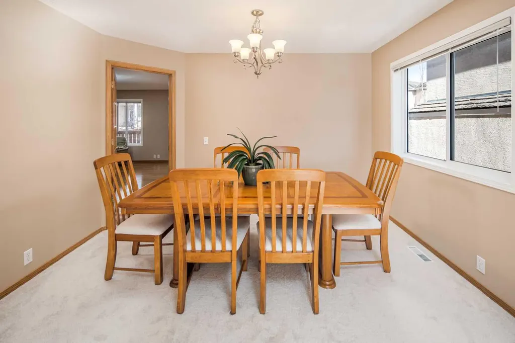 110 Hampstead Rise NW Calgary AB T3A 6B5